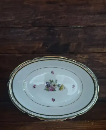 Vendo travessa oval Porcelana Real (S. Paulo).