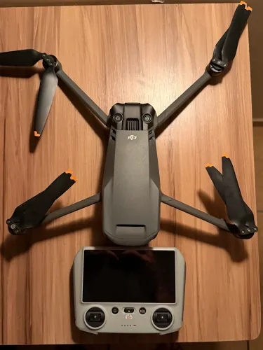 Drone Dji Mavic 3 Classic  Com Câmera 5.1k Cinza 1 Bateria (Usado)
