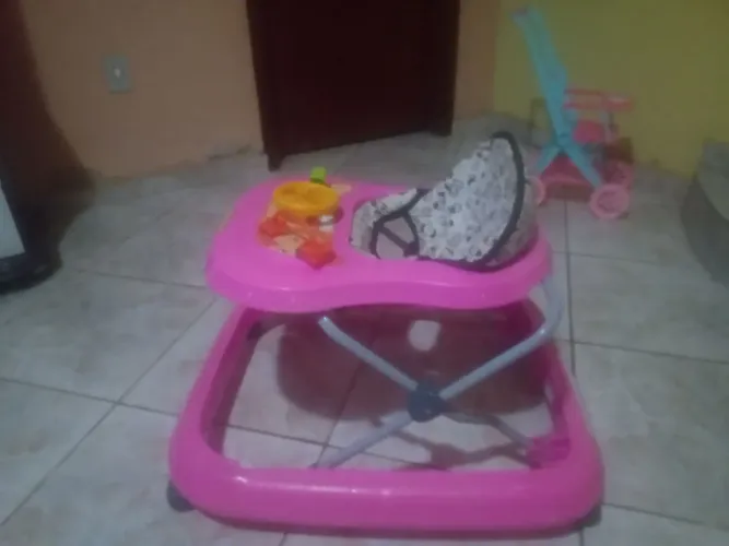 Andador pra menina.