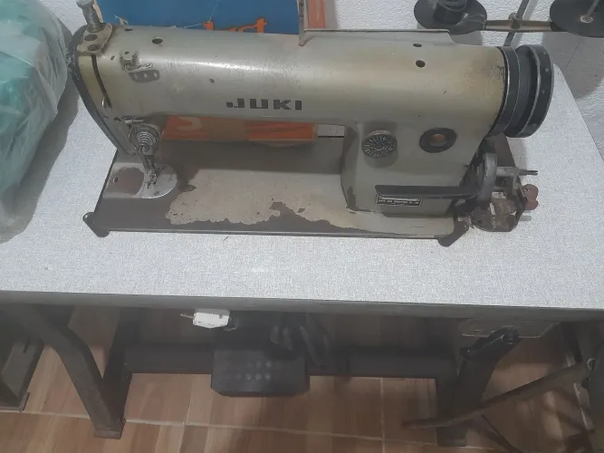 Vende-se 3 máquina de costura pelo preço de uma