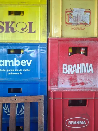Engradado cerveja e refrigerante