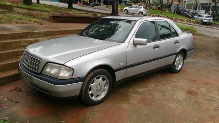 Mercedes C180 ano 1997 Sucata para retirada de peças