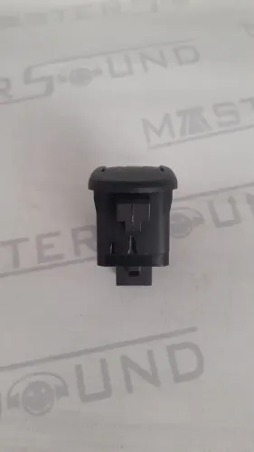 Botão  simples do vidro elétrico. D. D. Para: Peugeot  307/ 406. E Citroën C3. 
