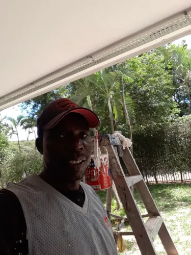 Ajudante de pedreiro/Pintor e Limpeza