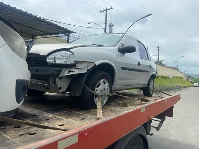 Sucata Peças Gm Corsa 1.0 gasolina apenas 77 mil rodados, sucata impecável