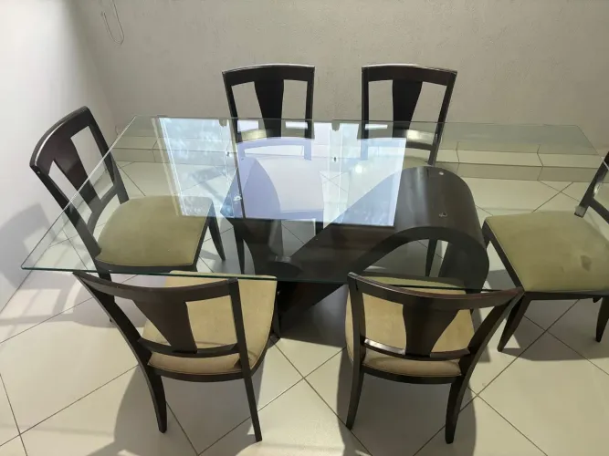 Mesa de Jantar com tampo de Vidro + 6 Cadeiras