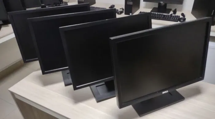 Monitor Dell 19" R$380,00 cada