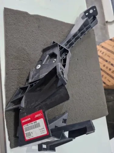 Guia do farol Honda CRV 2015 a 2017 esquerdo original