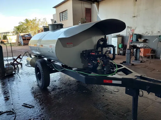 Espargidor de asfalto rebocavel 
