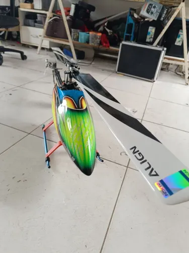 Helicóptero T-Rex 550 DFC Pro 