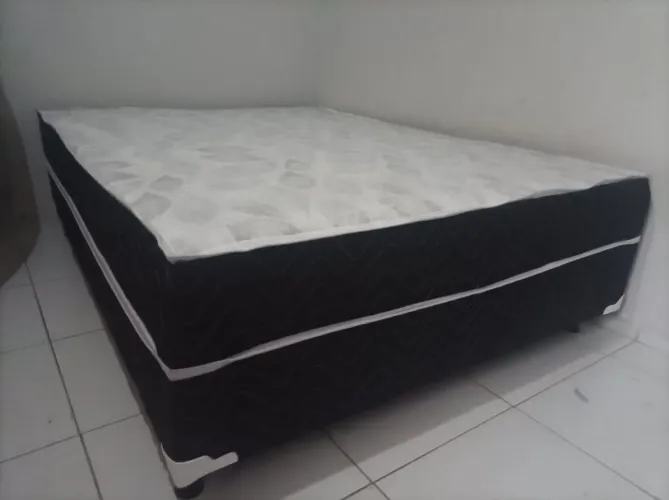 Cama Box com colchão de molas ensacadas