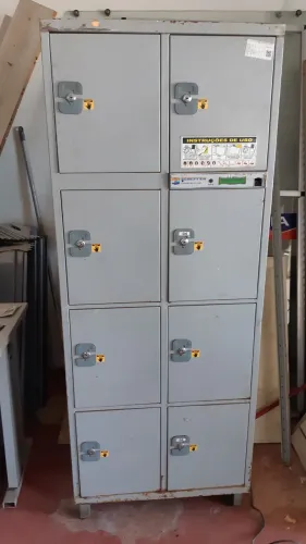 Armário com leitor biométrico 