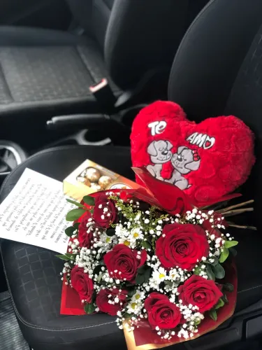 Buquê de rosas , combo presente , floricultura, buquê de aniversário