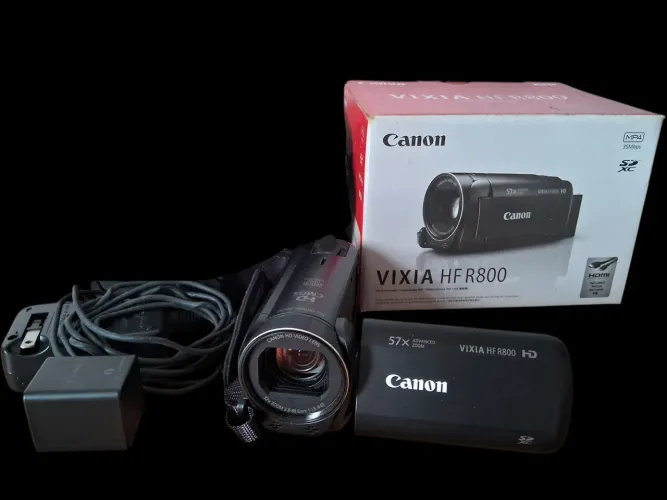 Filmadora compacta Canon Vixia HF R800