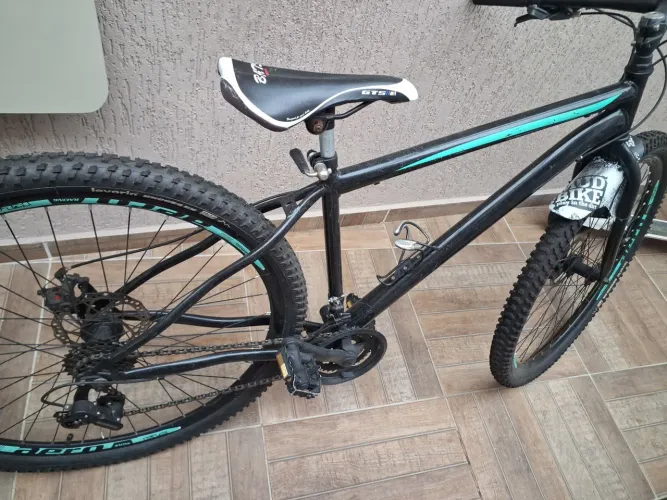 Bicicleta Aro 29 - Perfeita para Trilhas e Passeios