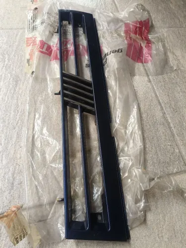 Grade original uno Mille Azul - Peça Original nova