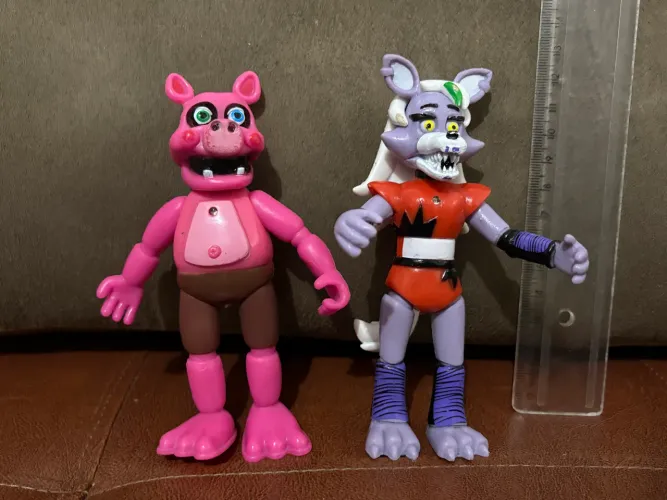 Lote de bonecos FNAF.