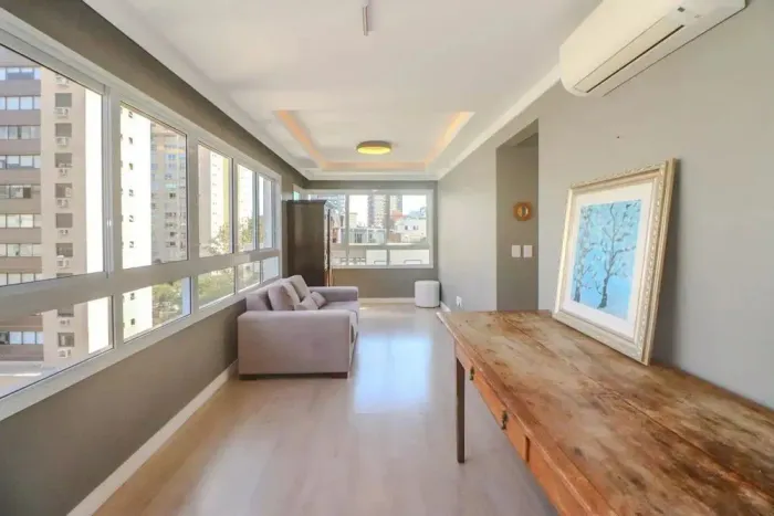 Apartamento Mobiliado com 60 metros 1 suite 2 vagas no bairro Auxiliadora - Porto Alegre -