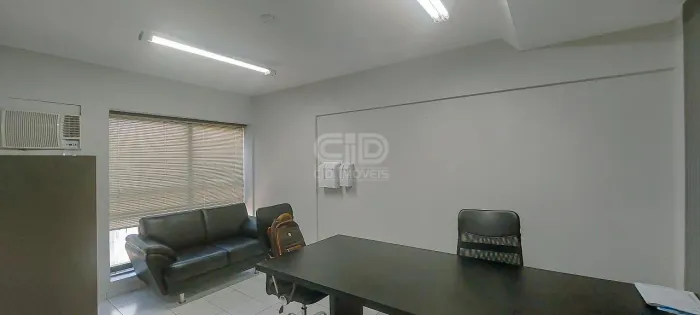 Sala Comercial Á Venda Mobiliada no Centro Empresarial Cuiabá