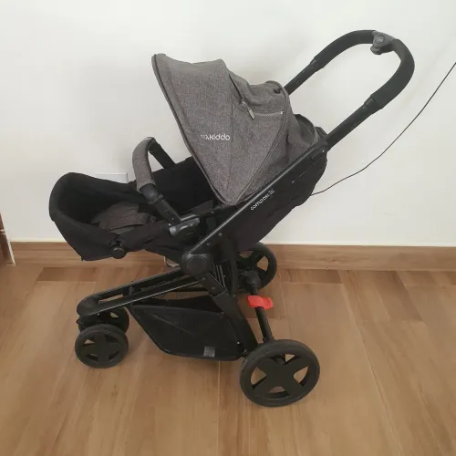 Kit Carrinho de bebê kiddo 3 Rodas e Bebê conforto
