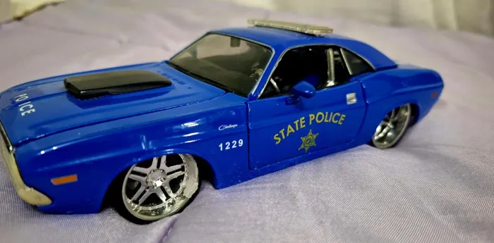 Miniatura Carro de Polícia - 1:24