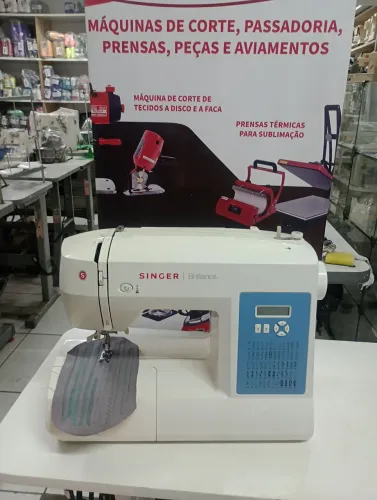 Máquina de costura Singer 