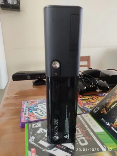 Xbox 360 Preto - Console de Vídeo Game