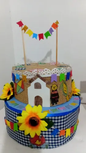 Decoração Festa Junina - Bolo Cenográfico