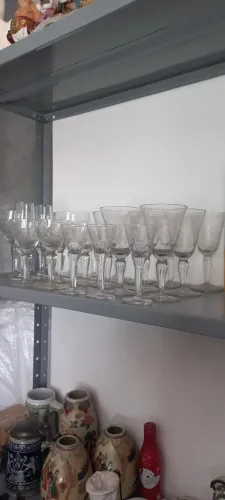 Conjunto de 23 taças antigas de cristal