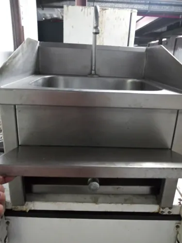 Pia assepsia com acionamento joelho