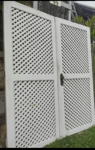 Portas de madeira treliça!