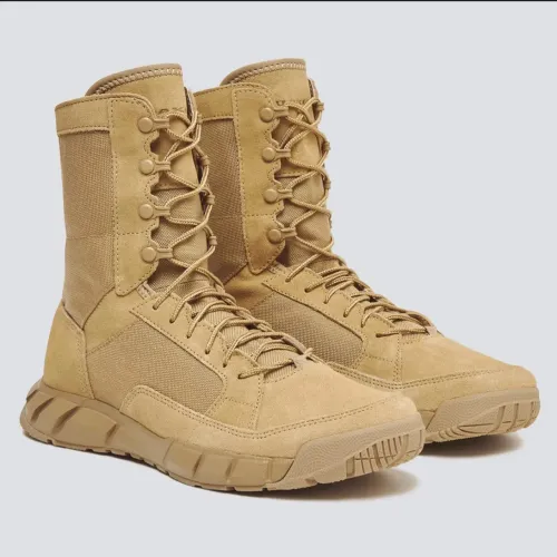 Coturno bota oakley coyote desert número 42