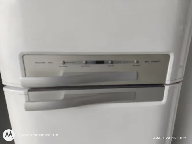 REFRIGERADOR ELECTROLUX DF 46
