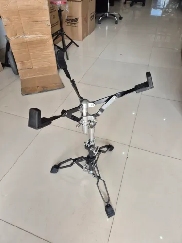 Estande para caixa de bateria Bauer Nova