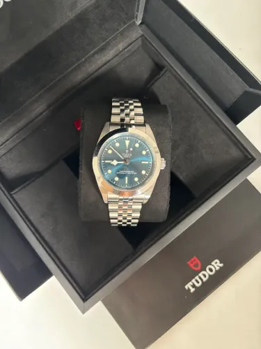 Relógio Tudor Black Bay Azul Automático
