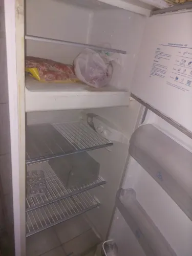 Vende-se essa geladeira