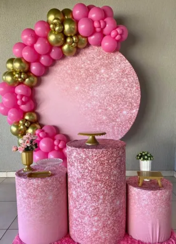 Decoração de festa rosa e dourada