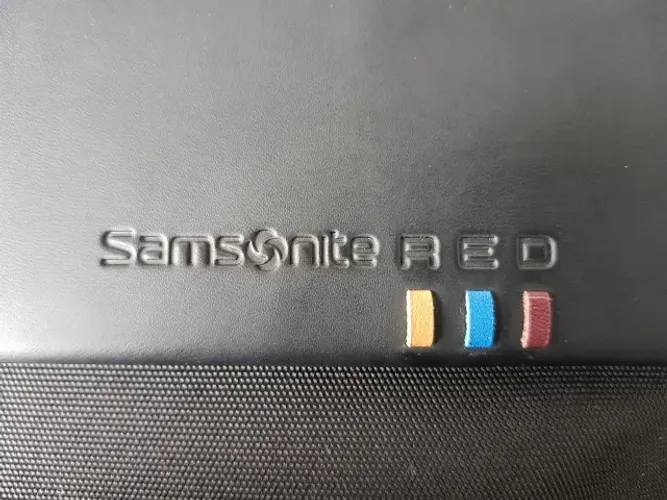 Pasta Samsonite RED - linda / moderna / elegante