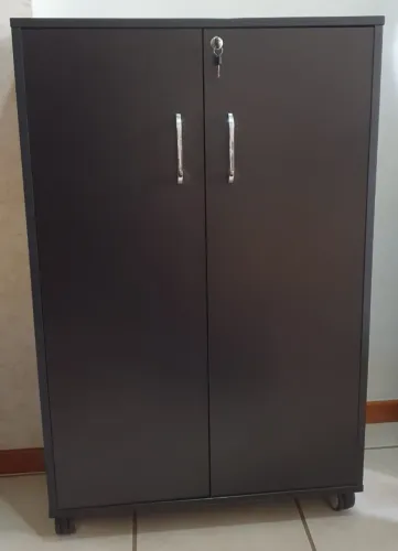 Armário MDF preto com 3 prateleiras - TokStok