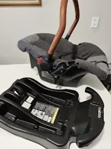 Carrinho de bebê Trek Preto Bebê com Conforto e Base - Kiddo