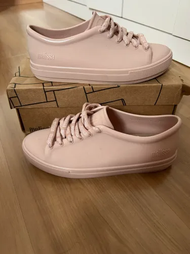 Tênis Melissa tamanho 38