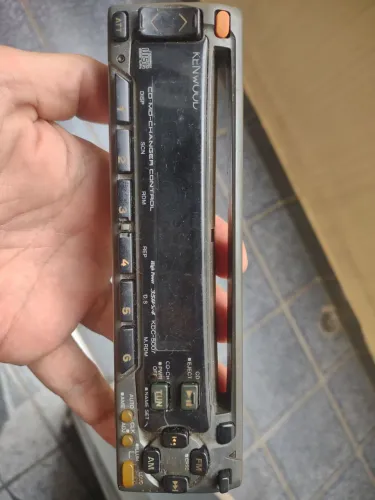 Frente CD Kenwood KDC-5007 com Controle de Troca de CD 