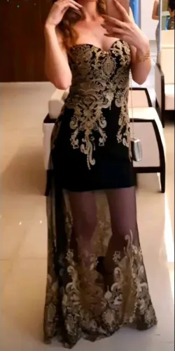 Vestido de festa longo bordado dourado