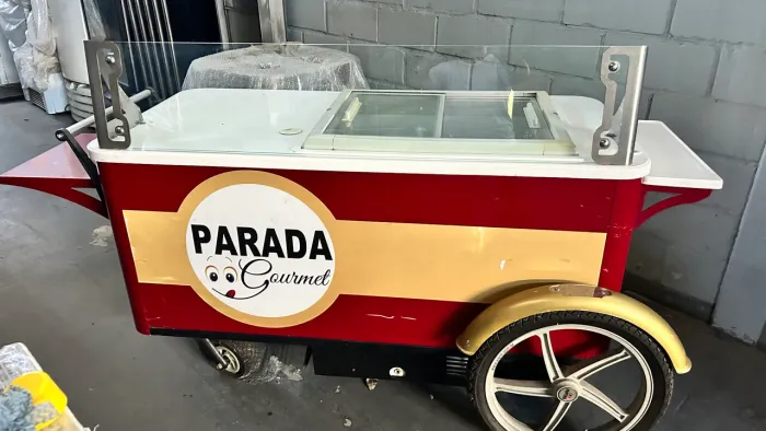 Carrinho para eventos com freezer