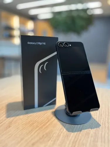 Samsung ZFLIP 7 FE 128GB Preto | Garantia até set/2027 - Seminovo