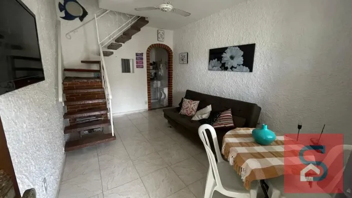 Compre Casa com 1 Dormitório, 1 Vaga e com 50M² em Vila Blanche por R$ 230.000. Imóvel Res
