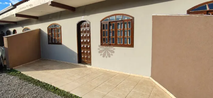 Casa mobiliada a 350 metros da praia com 2 quartos em Brejatuba Guaratuba