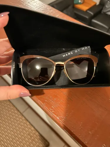 Óculos feminino Marc Jacobs Castanho