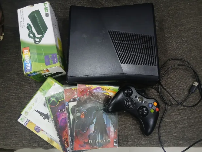 Xbox 360 ( para conserto ou retirada de peças )