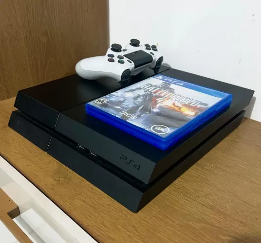 Ps4 fat + 5 jogos